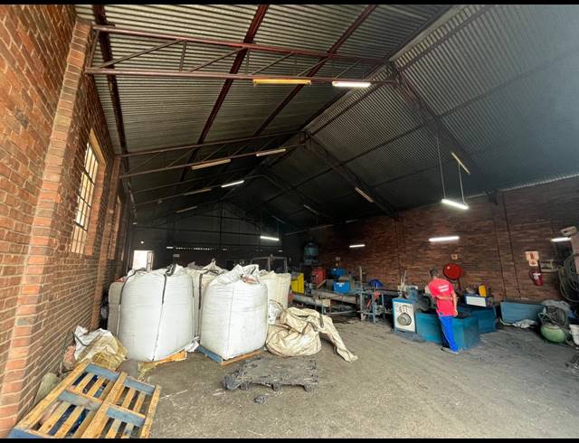 1,700M² WORKSHOP FOR SALE IN DAGGAFONTEIN